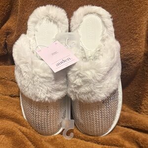Auden Women's Silver and White Slippers Women’s Size 5/6 NEW